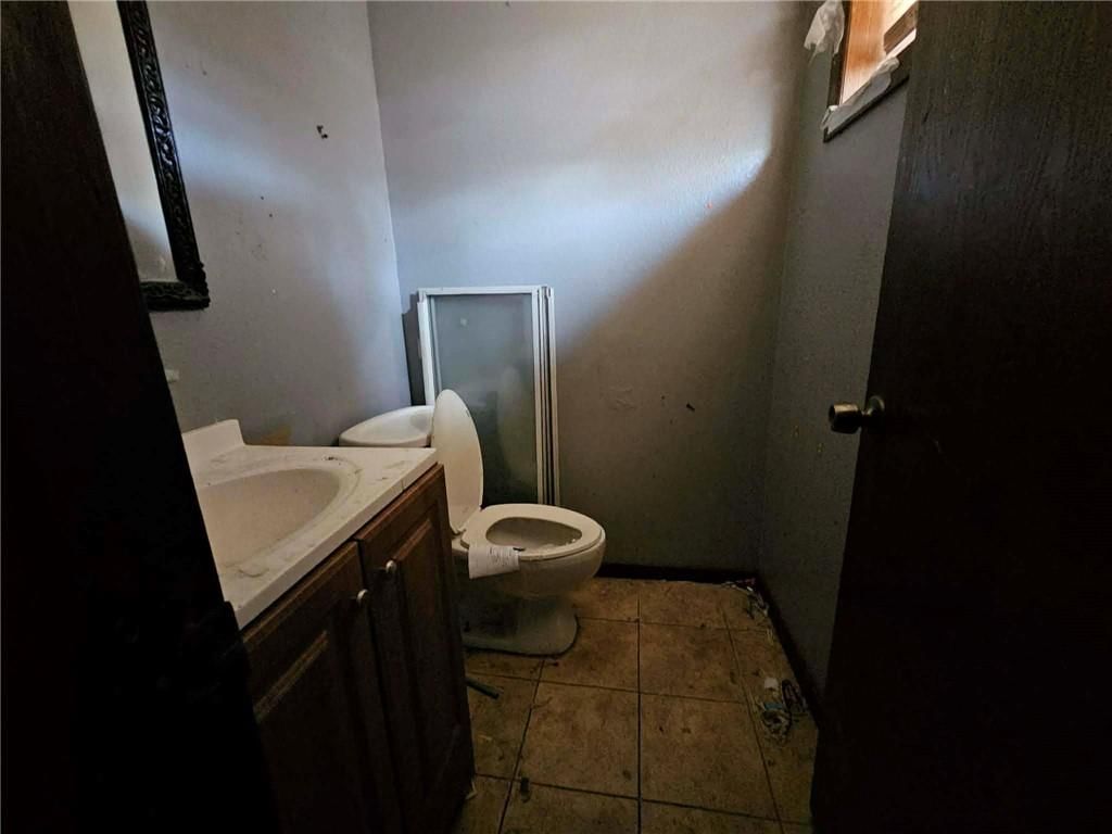 1208 E 8th Street — photo 7