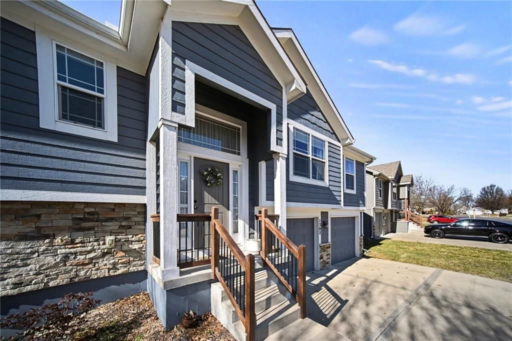 1302 Regency Drive — photo 3