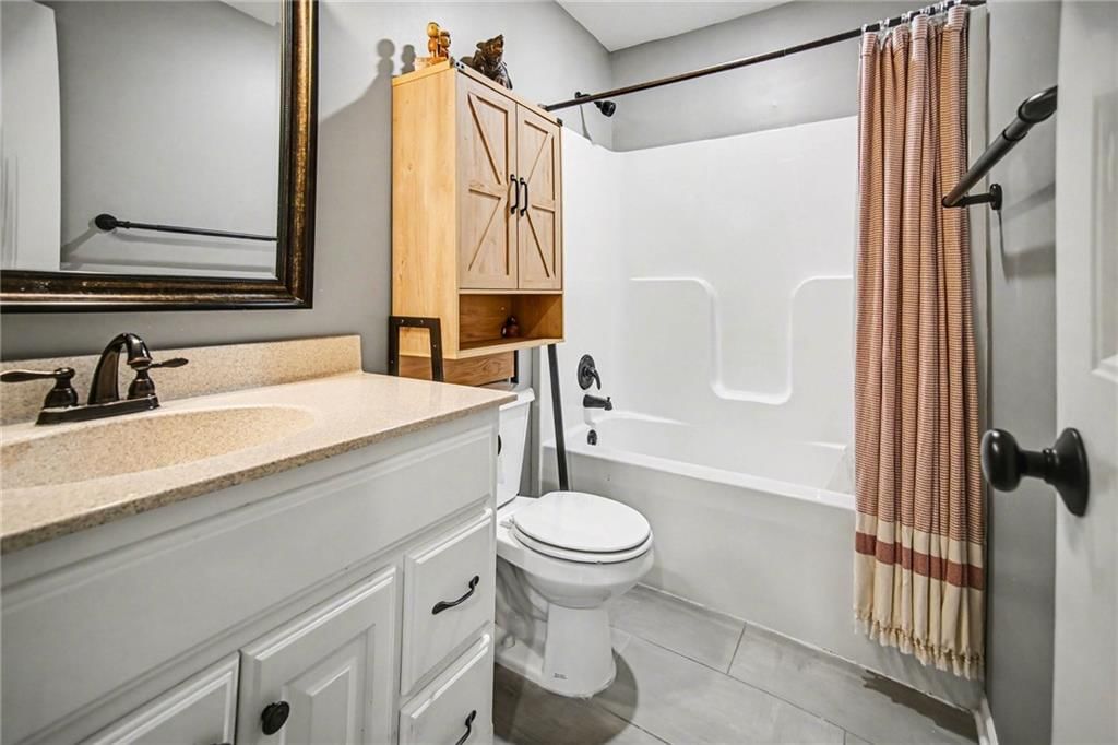 1302 Regency Drive — photo 8