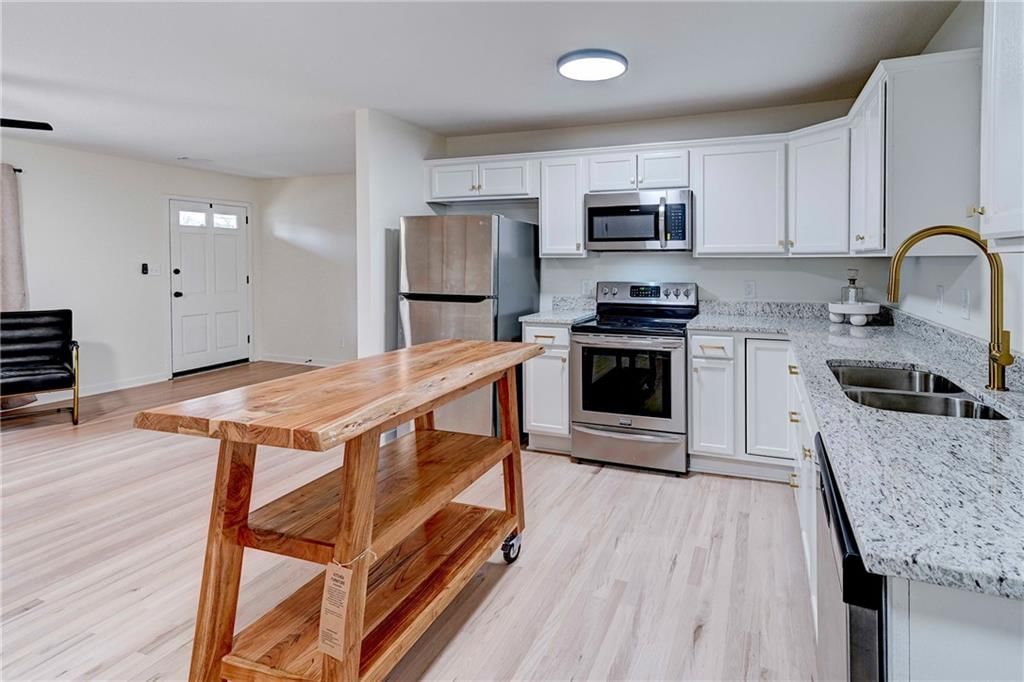7306 Maple Street — photo 4