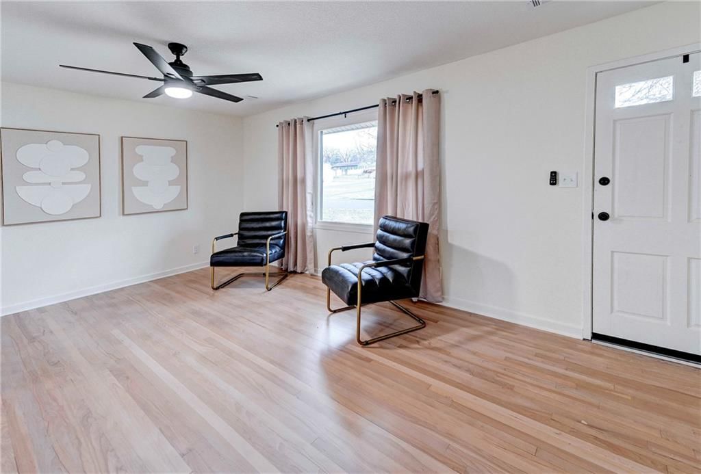 7306 Maple Street — photo 6