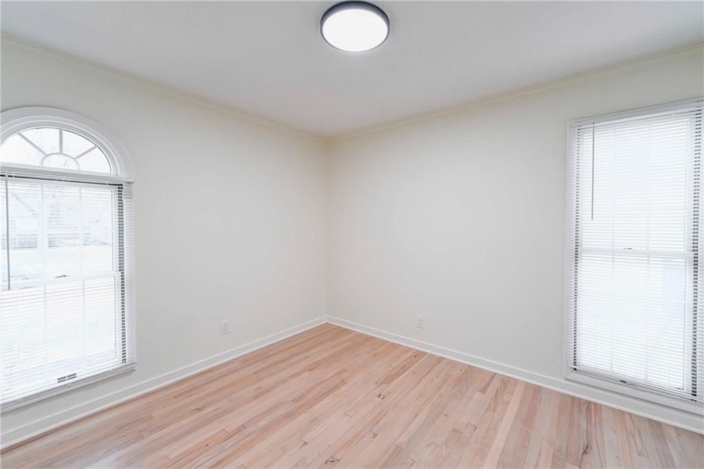 7306 Maple Street — photo 18