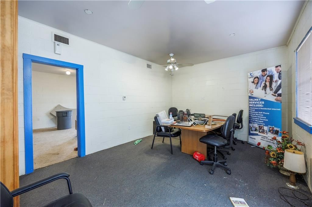 520 W Sycamore Street — photo 5