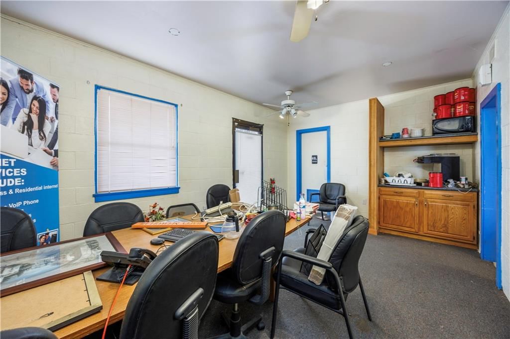 520 W Sycamore Street — photo 6