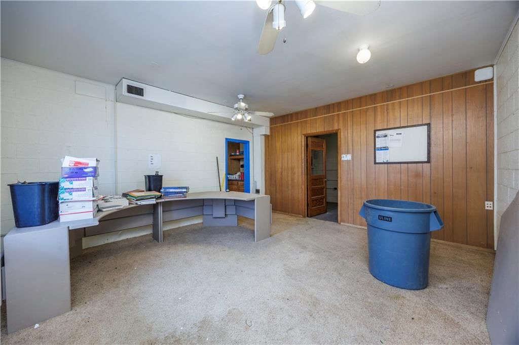 520 W Sycamore Street — photo 9