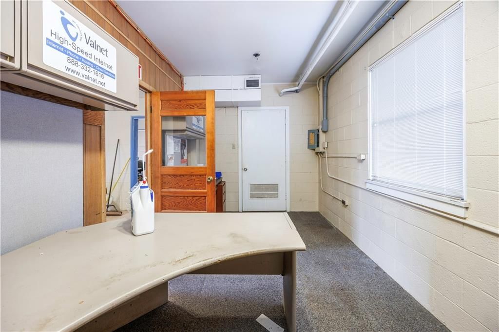 520 W Sycamore Street — photo 11