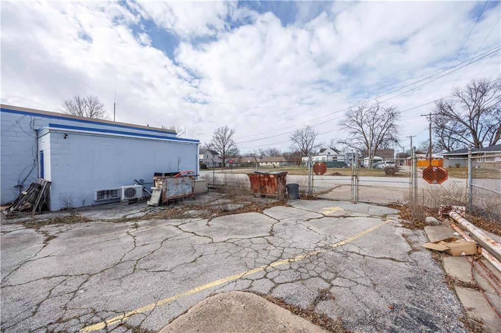 520 W Sycamore Street — photo 19