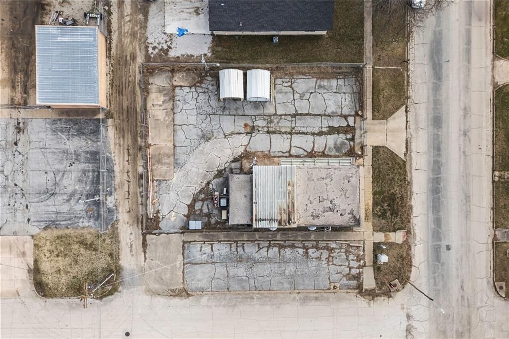 520 W Sycamore Street — photo 26