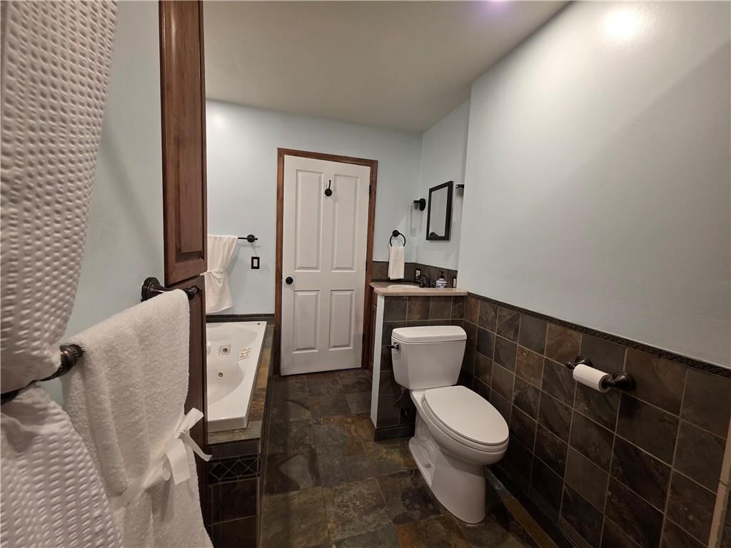 7510 N Avalon Street — photo 10