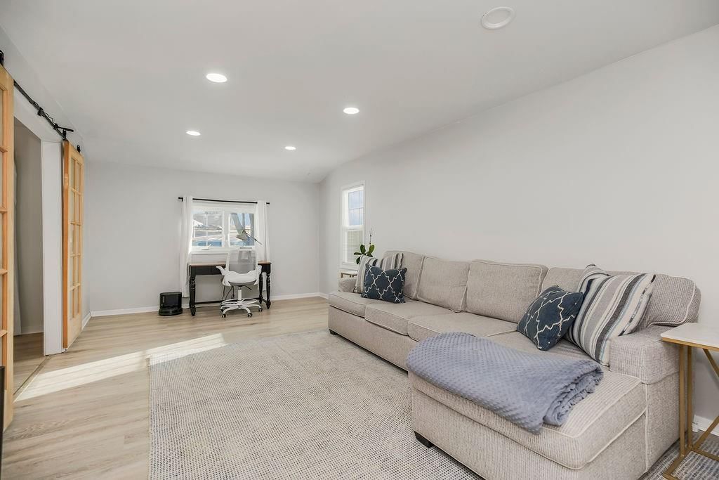 7510 N Avalon Street — photo 17