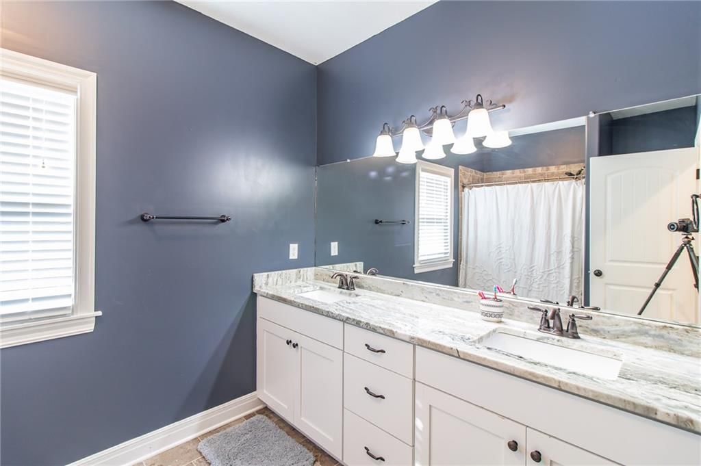 17795 Stoney Creek Lane — photo 32