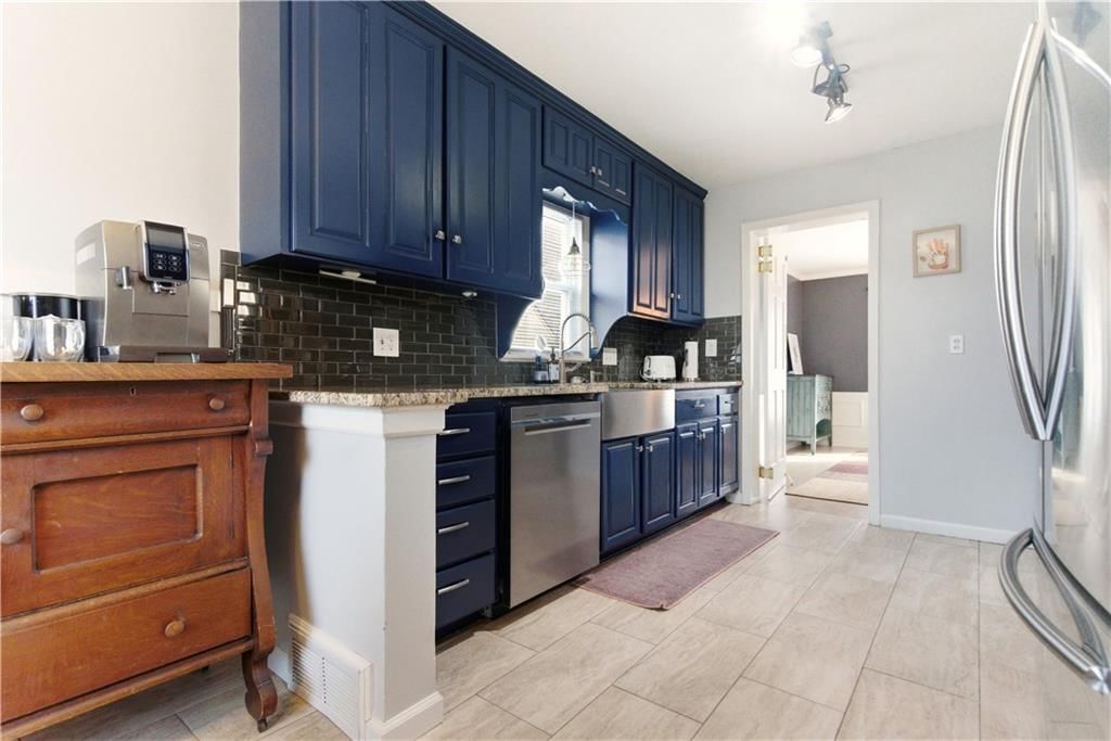 424 E 81st Street — photo 16