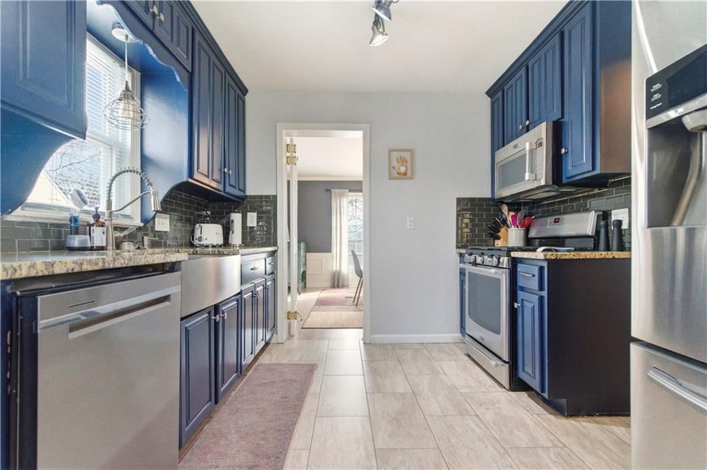 424 E 81st Street — photo 17