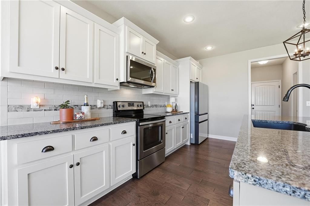 1013 NE Ravenwood Terrace — photo 11