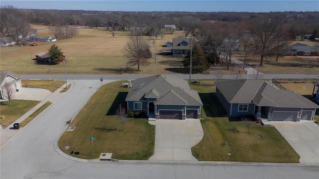 1013 NE Ravenwood Terrace — photo 30