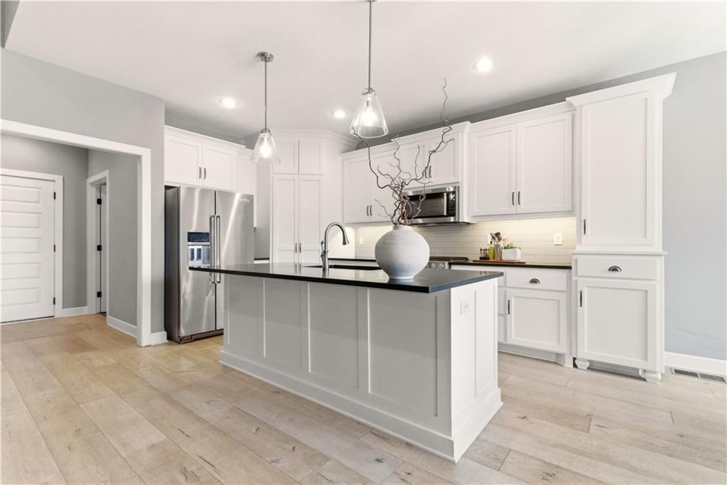 15979 W 163rd Terrace — photo 9