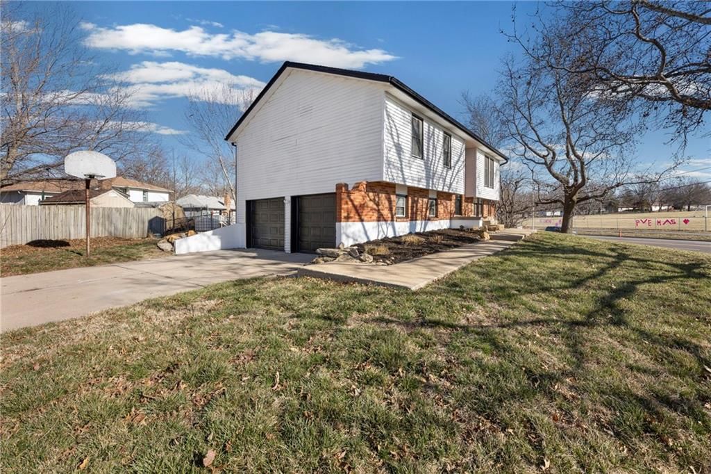 1724 SE 5th Terrace — photo 4