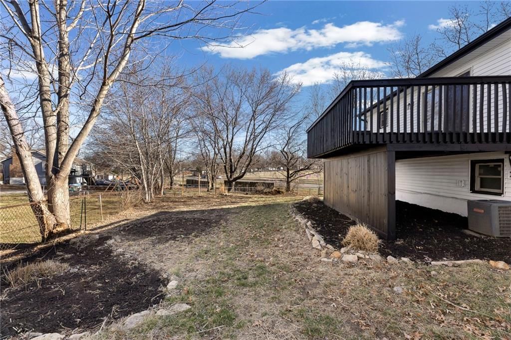 1724 SE 5th Terrace — photo 32