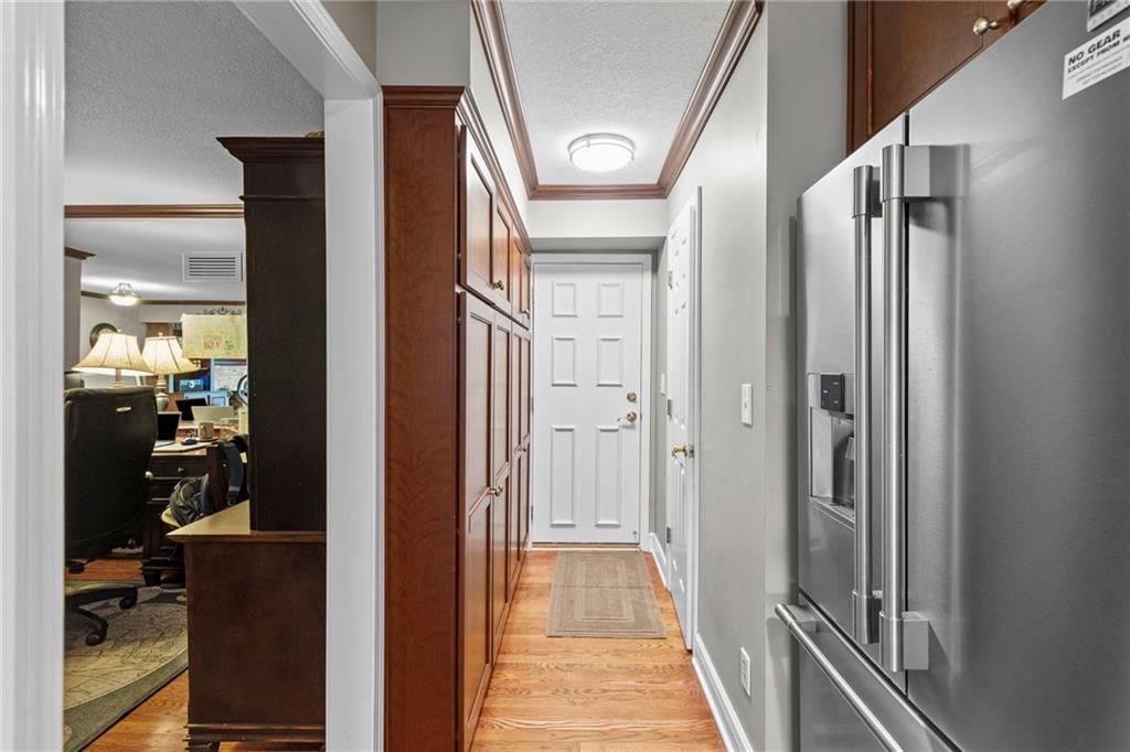 1077 South Shore Drive — photo 13
