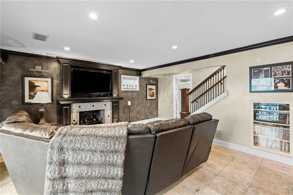1077 South Shore Drive — photo 28