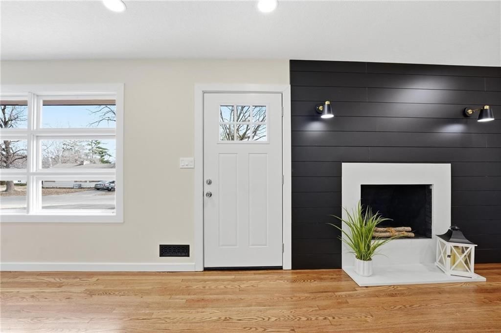 6402 N Forest Avenue — photo 7