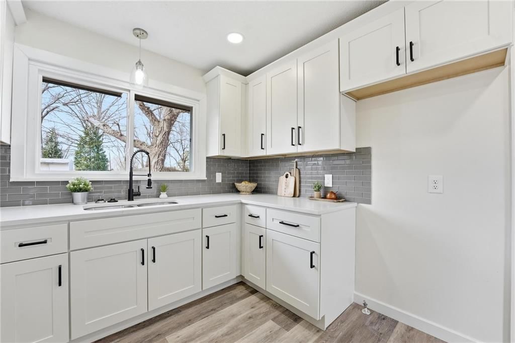 6402 N Forest Avenue — photo 12