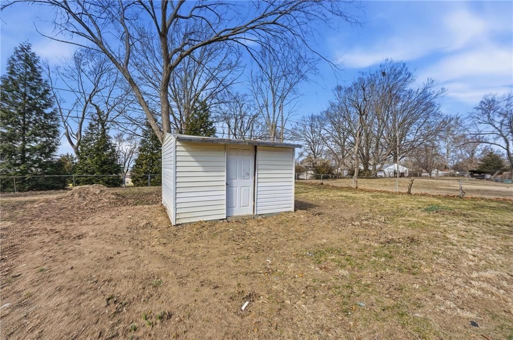 6402 N Forest Avenue — photo 37