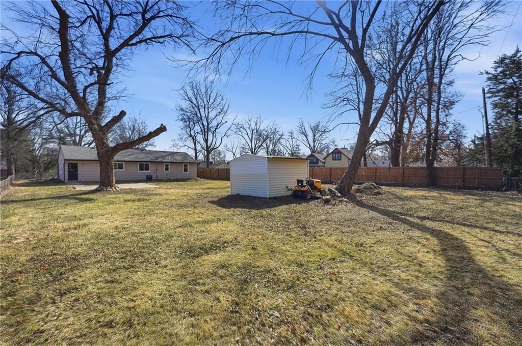 6402 N Forest Avenue — photo 39