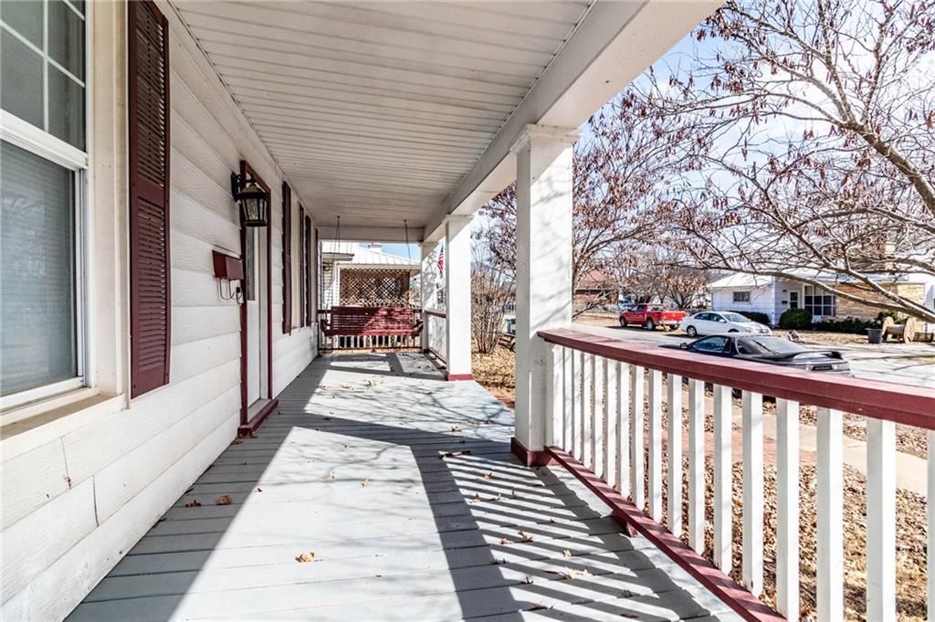 406 S Tebo Street — photo 4