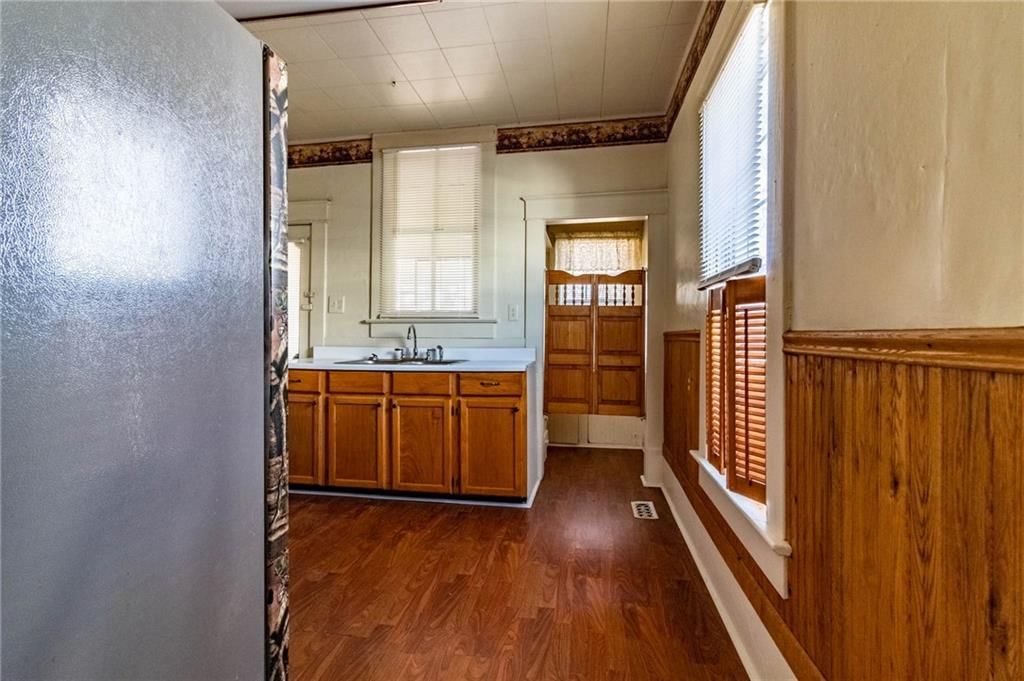 406 S Tebo Street — photo 22