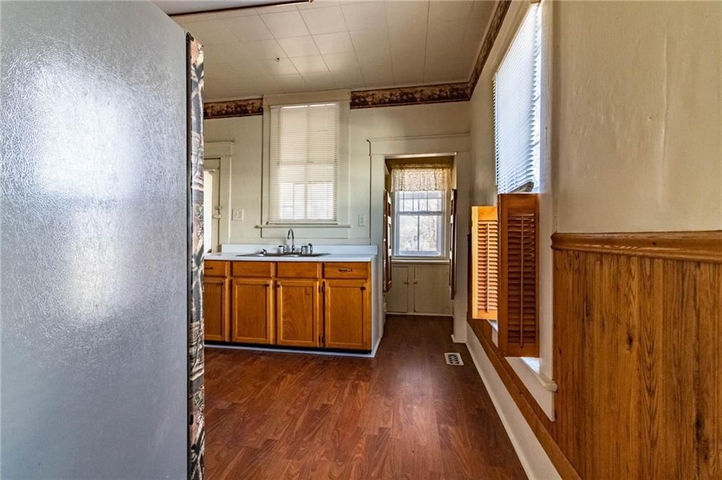 406 S Tebo Street — photo 23