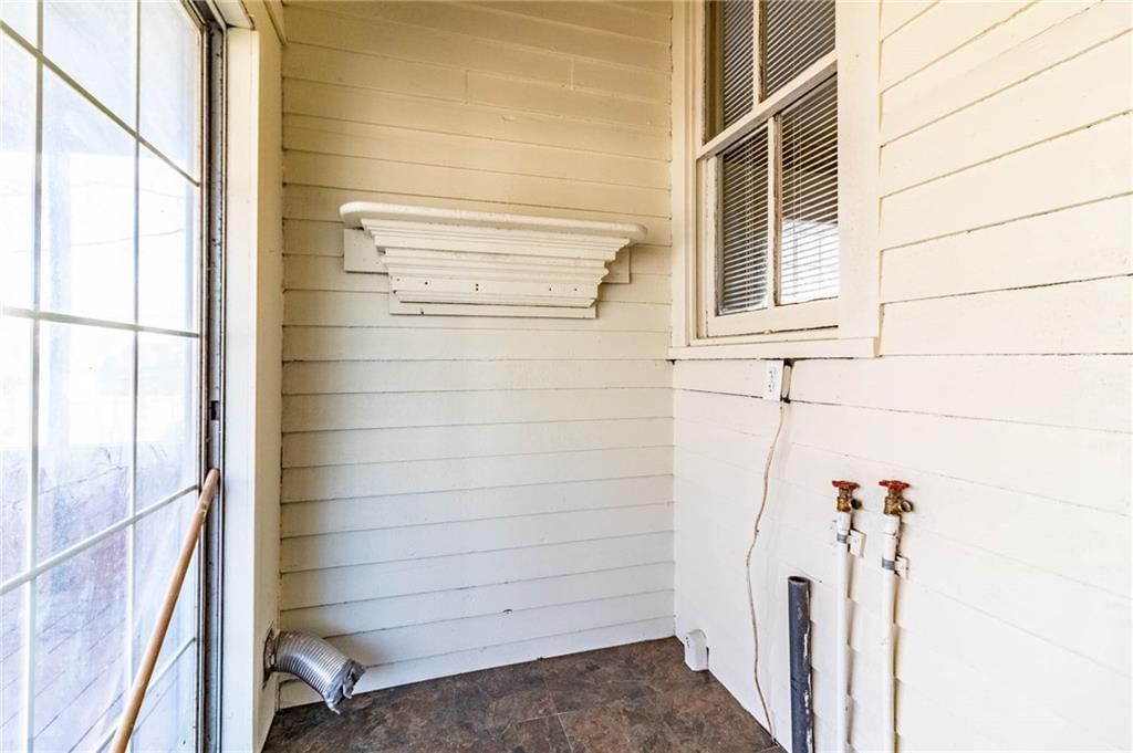 406 S Tebo Street — photo 31