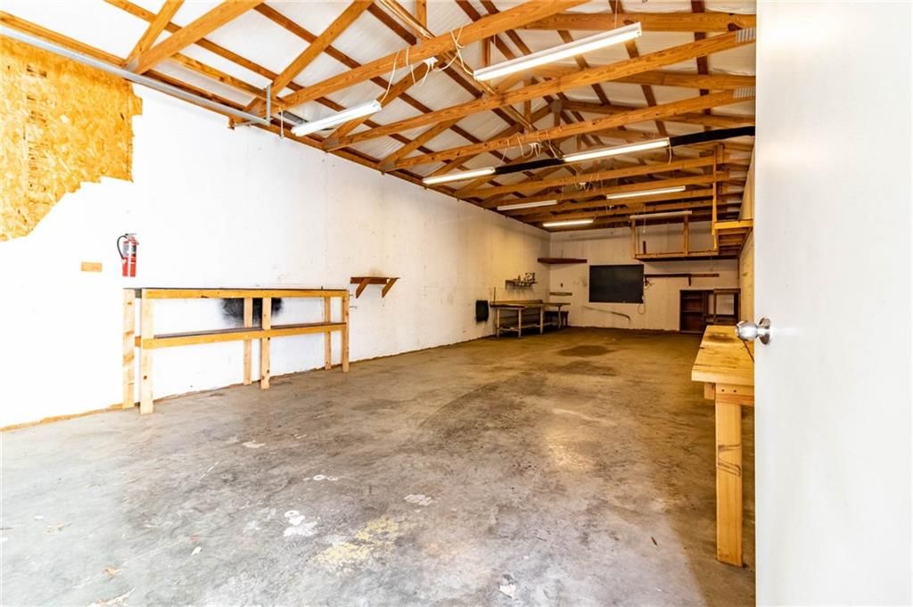 406 S Tebo Street — photo 41