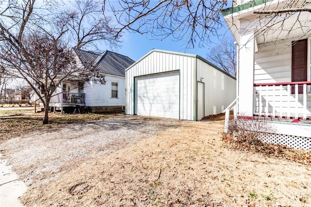 406 S Tebo Street — photo 47