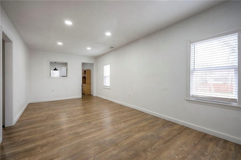410 Smith Street — photo 4
