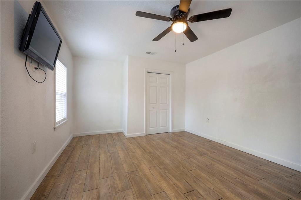 410 Smith Street — photo 10