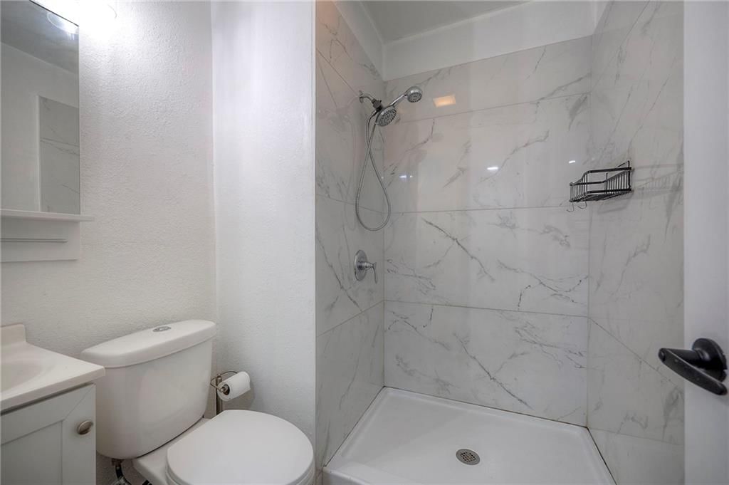 410 Smith Street — photo 13