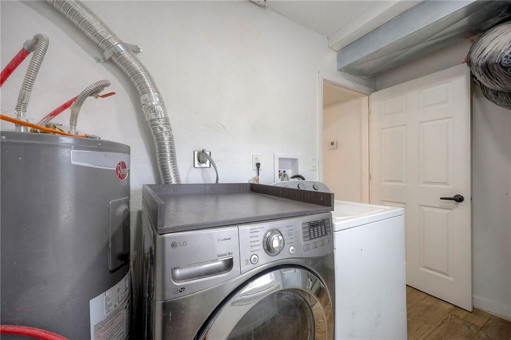 410 Smith Street — photo 15