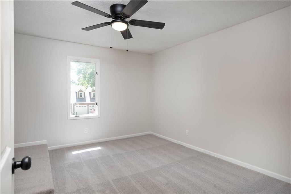 9627 N Wayne Avenue — photo 16
