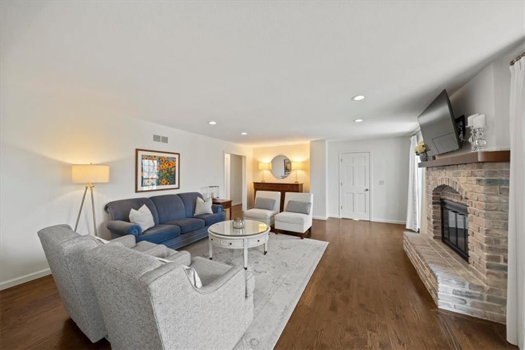 9101 ENGLAND Street — photo 11
