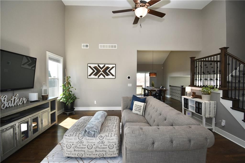 9858 N Smalley Avenue — photo 3