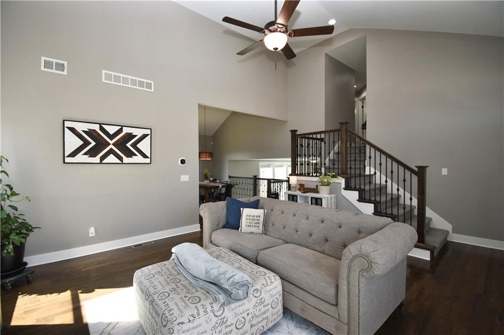 9858 N Smalley Avenue — photo 4