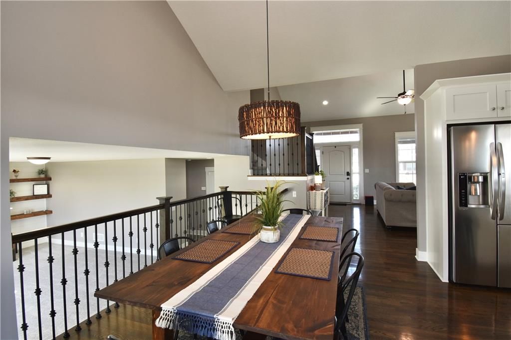 9858 N Smalley Avenue — photo 12