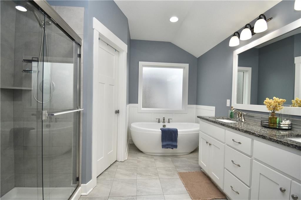 9858 N Smalley Avenue — photo 20
