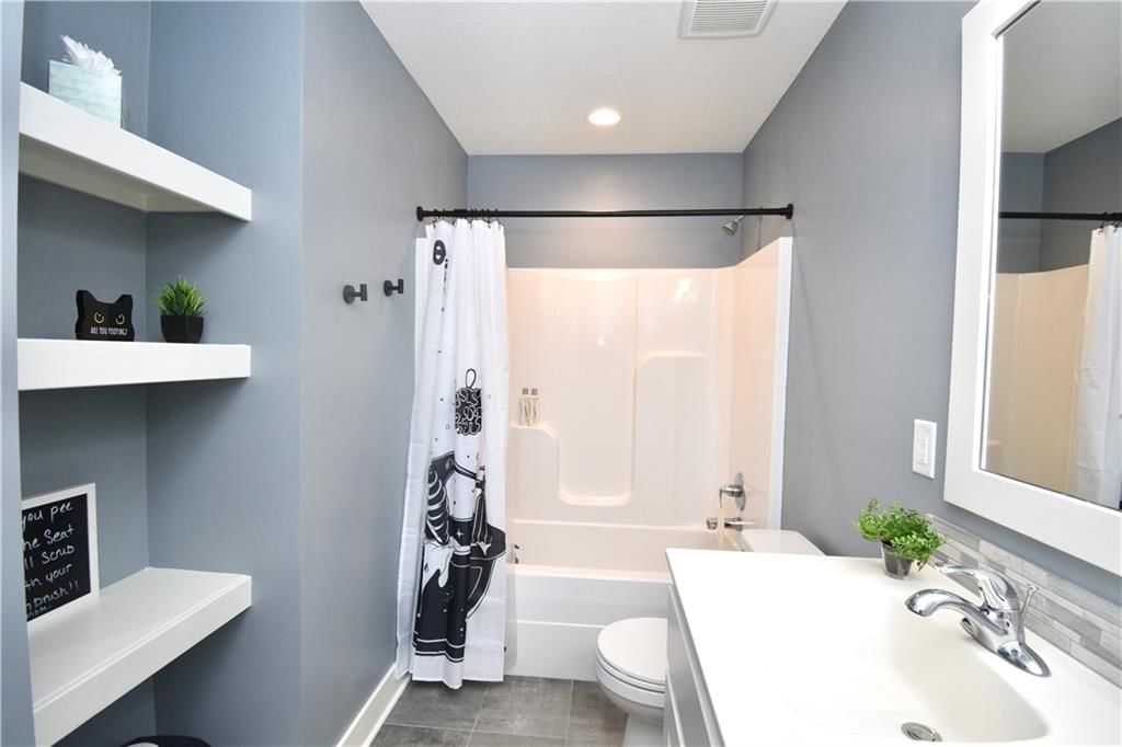 9858 N Smalley Avenue — photo 21
