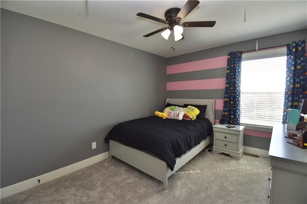 9858 N Smalley Avenue — photo 24