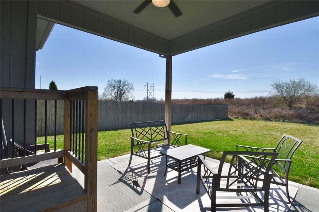 9858 N Smalley Avenue — photo 32