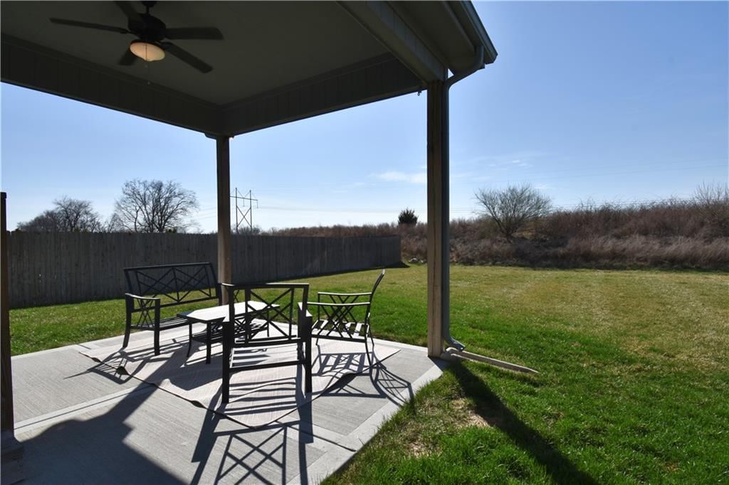 9858 N Smalley Avenue — photo 34