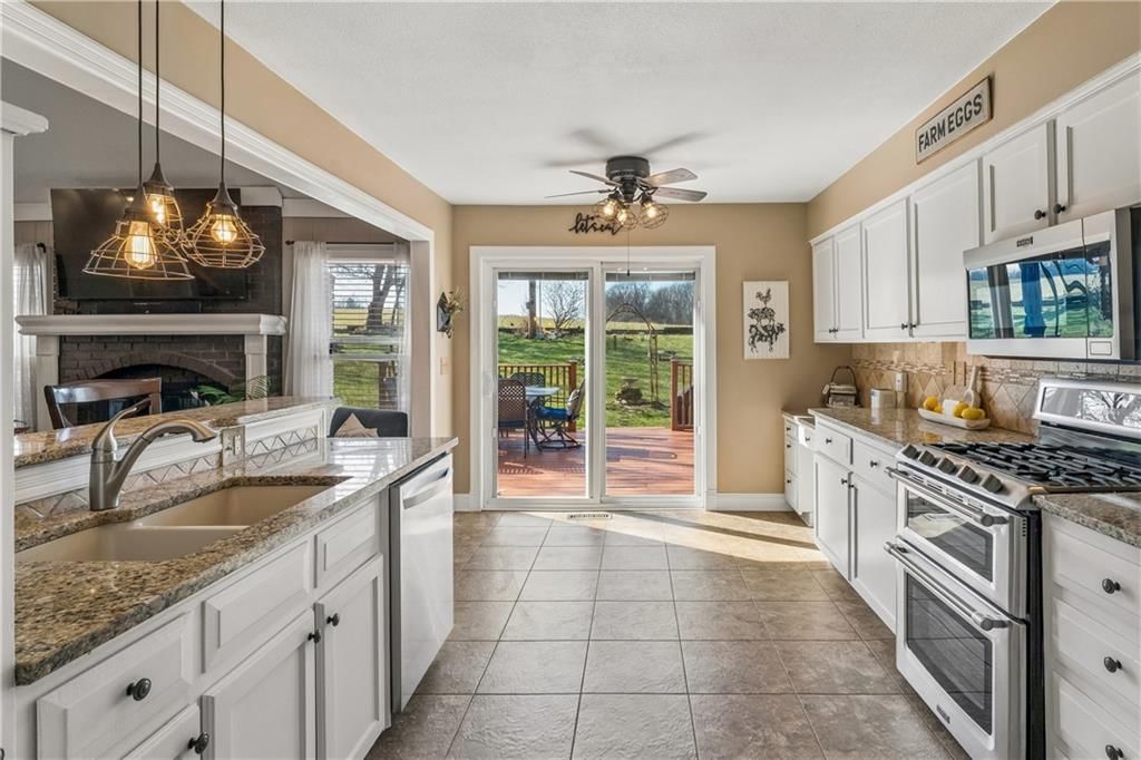 3711 NE Beechwood Drive — photo 6