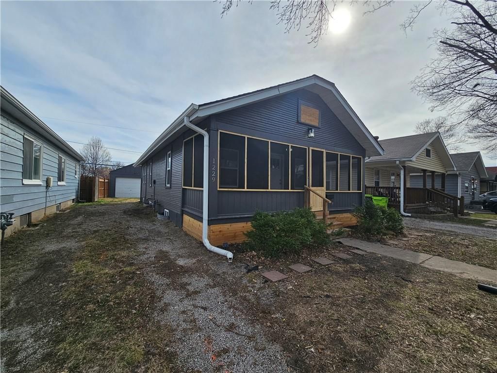 1229 E 24th Avenue — photo 3